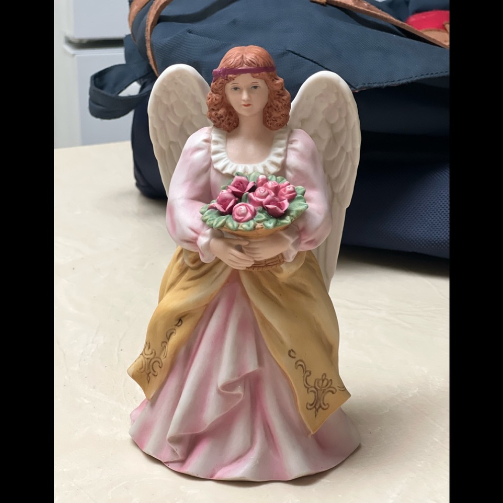 Home Interior, Homco, angel figurine holding roses